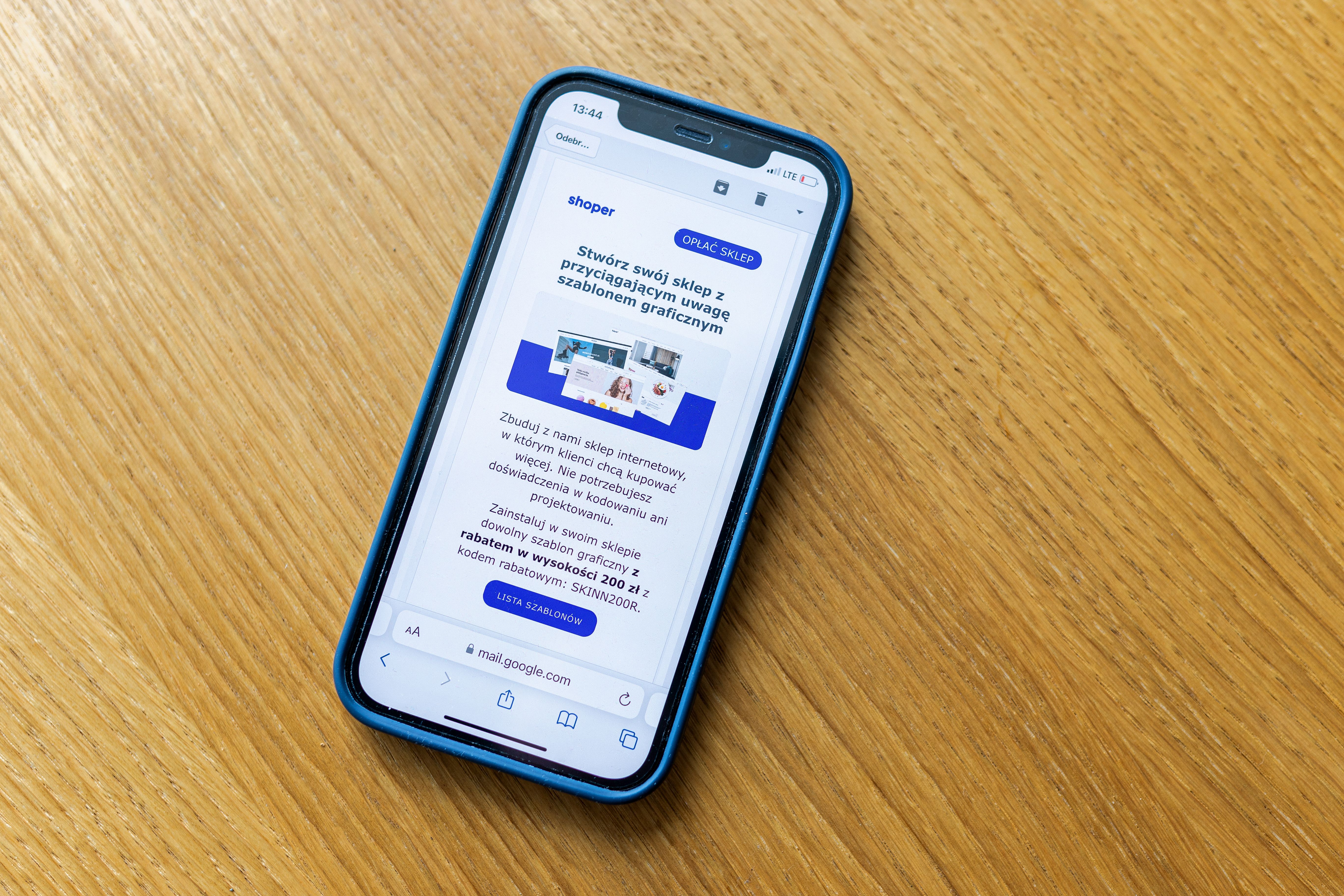 Telefon z włączoną stroną internetową